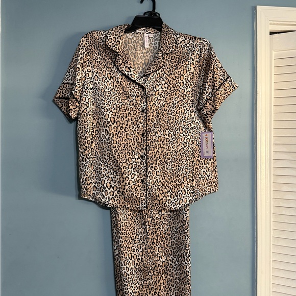 SELLING JOYSPUN PAJAMAS FOR WOMEN SIZE XL NWT SHORT SLEEVE - Picture 5 of 13